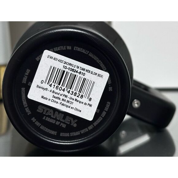 STANLEY HALLOWEEN QUENCHER H2.0 FLOWSTATE 40OZ TUMBLER, WEB GLOW - Picture 6 of 6